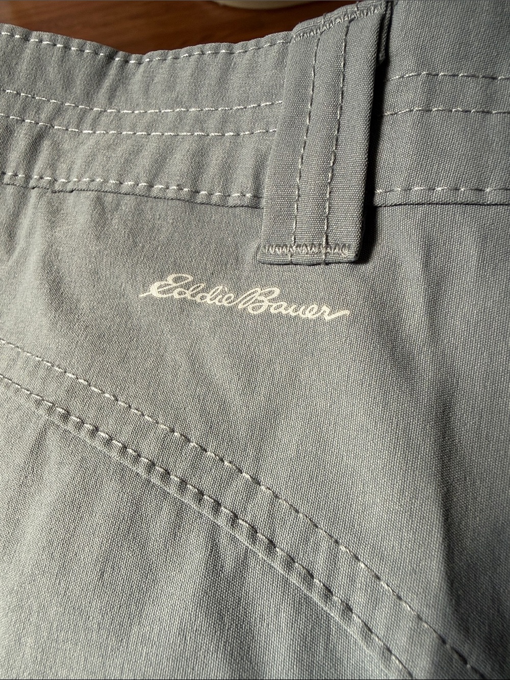 Eddie Bauer Women's Light Gray Outdoor Shorts. Zippered Cargo Pocket. Size 14 - Picture 11 of 11
